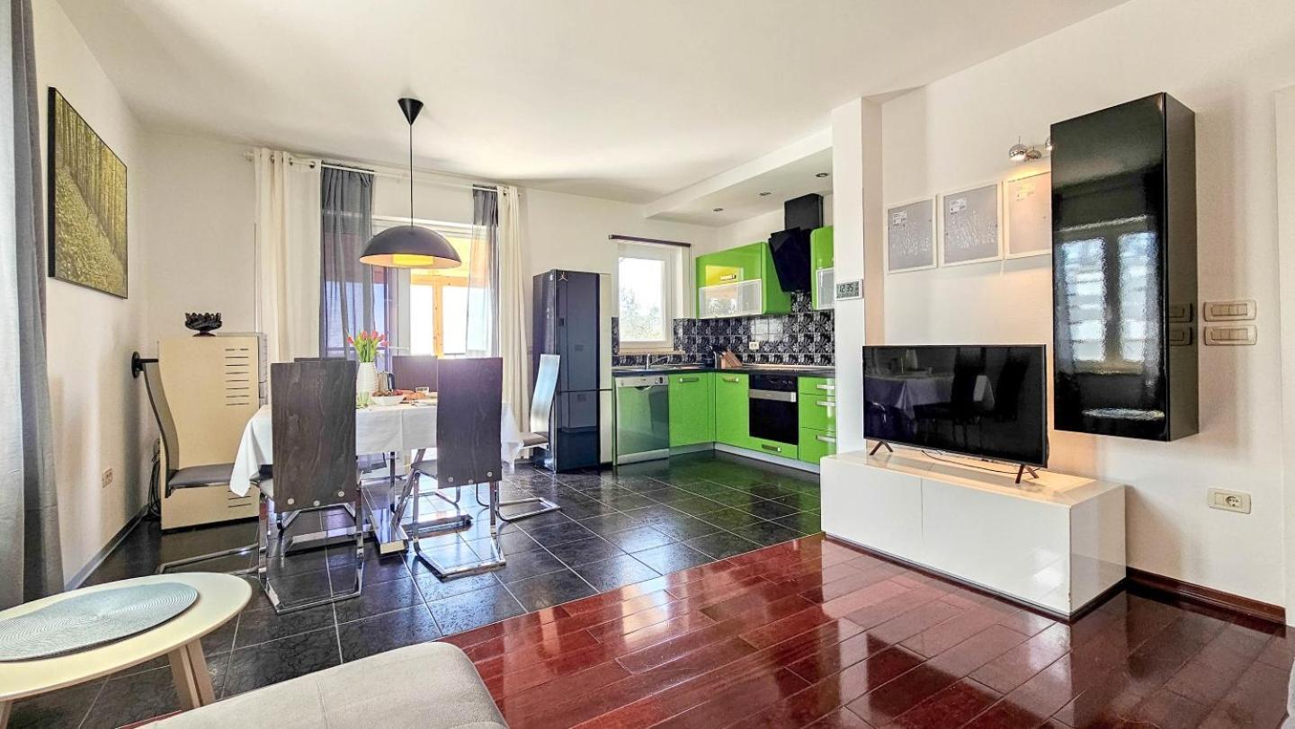 Villa Casa Lutoma Kmeti Esterno foto
