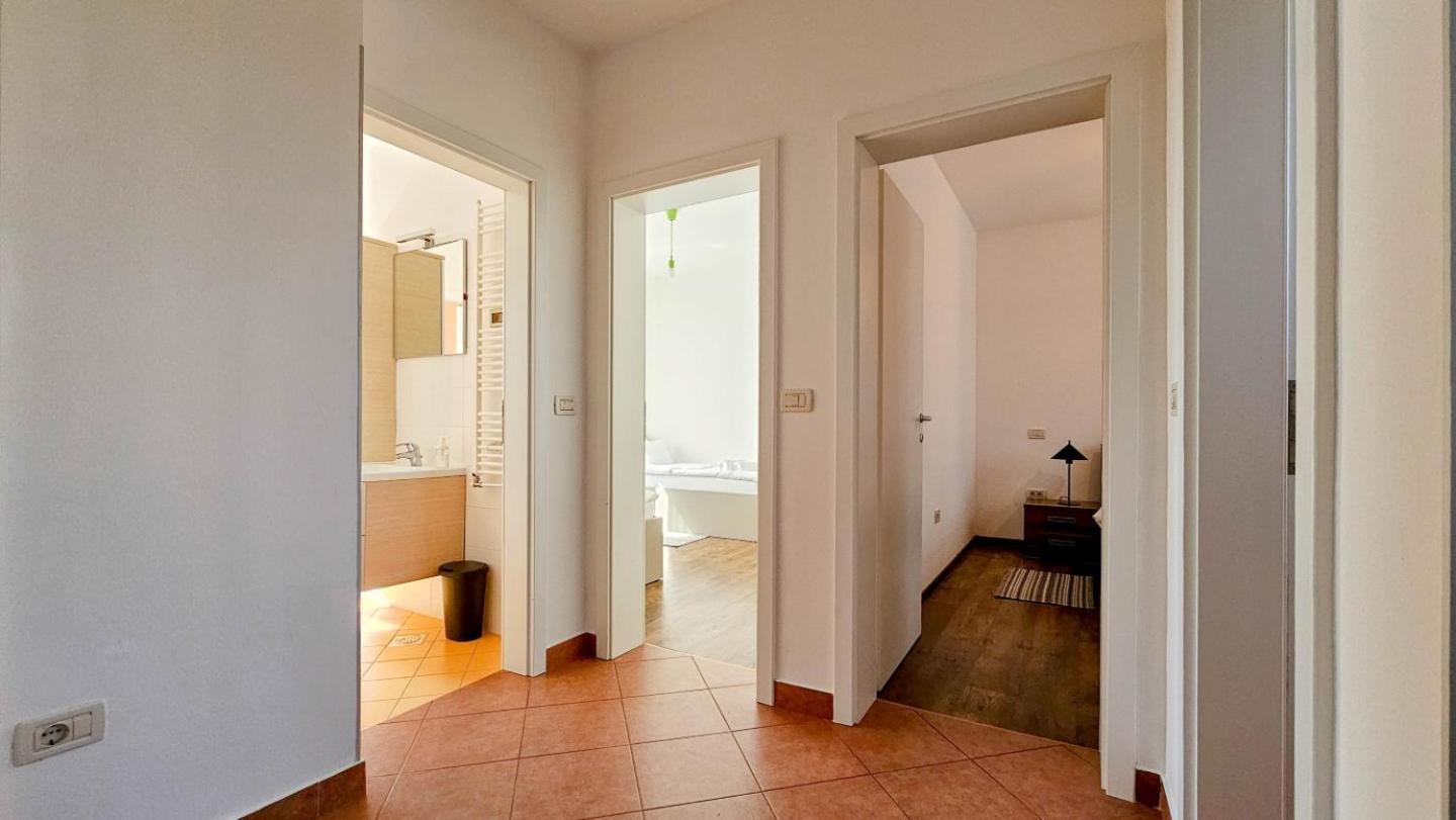 Villa Casa Lutoma Kmeti Esterno foto