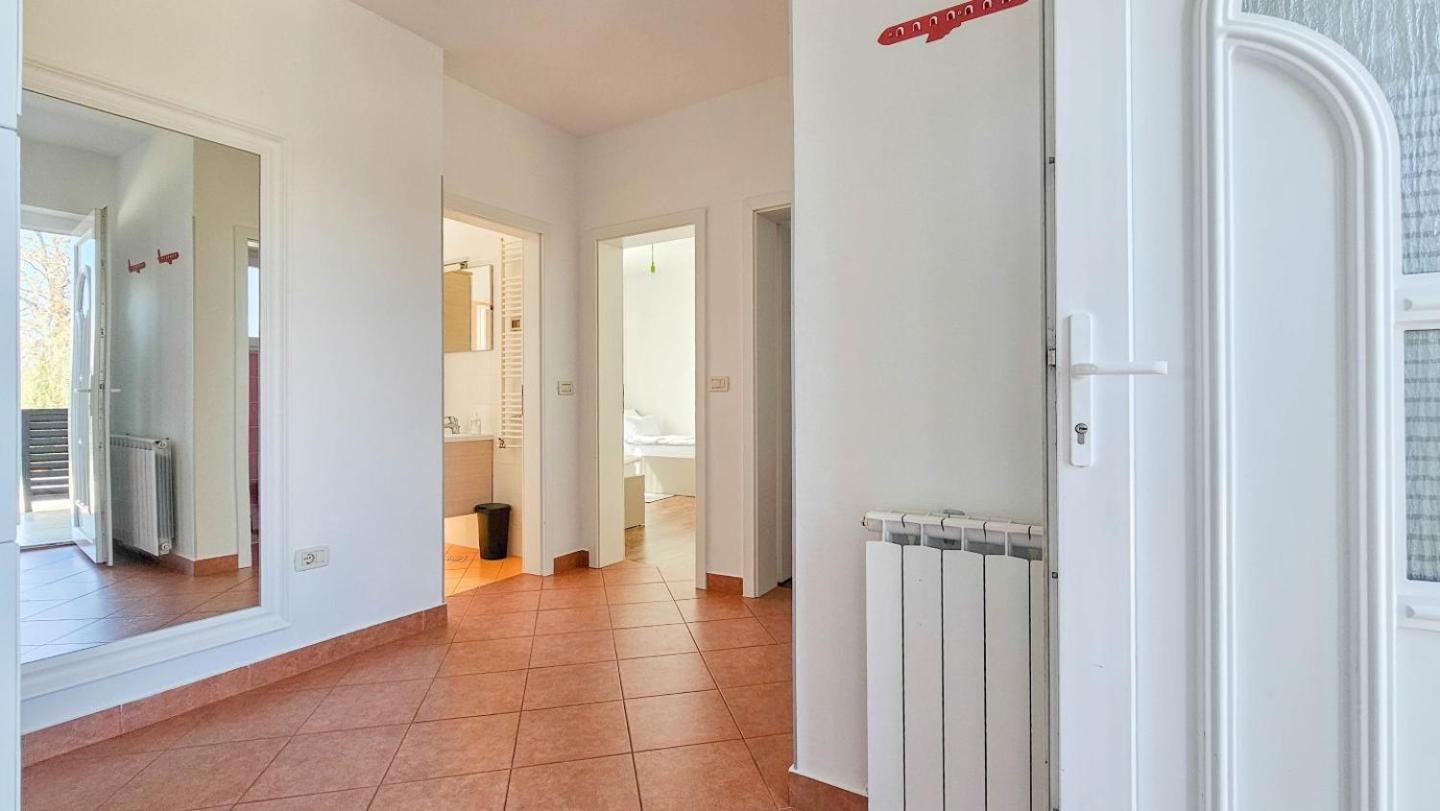 Villa Casa Lutoma Kmeti Esterno foto