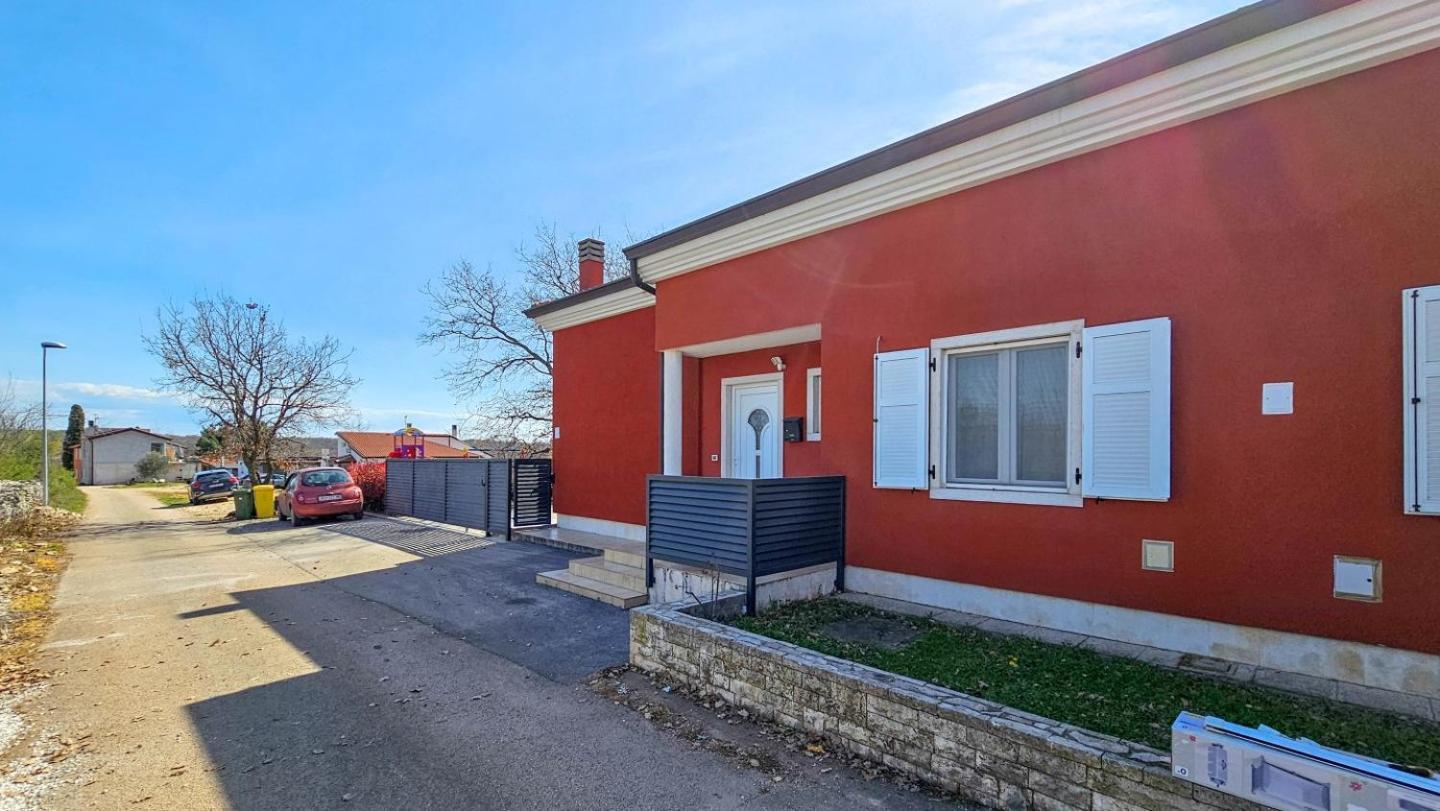 Villa Casa Lutoma Kmeti Esterno foto