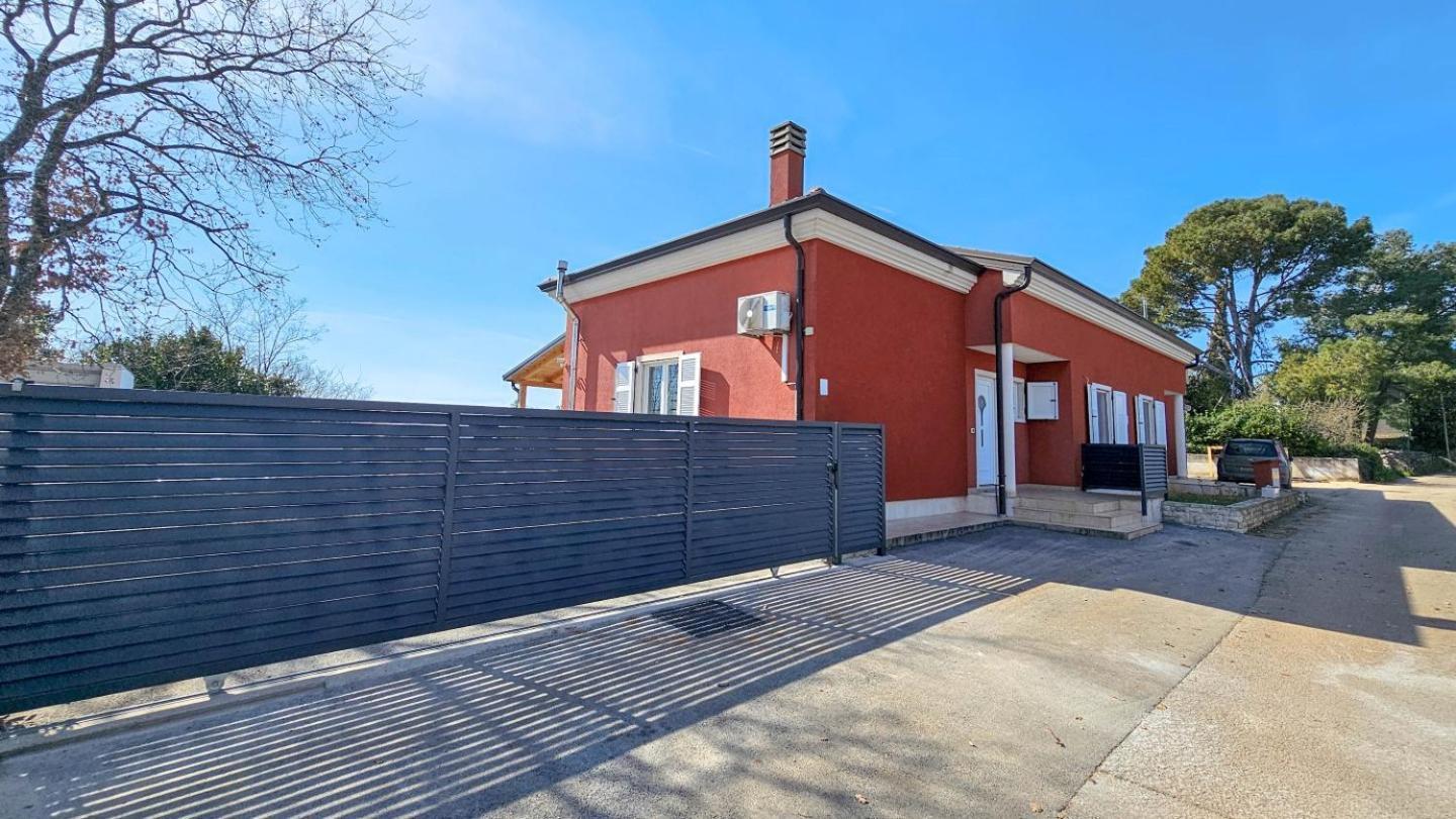 Villa Casa Lutoma Kmeti Esterno foto