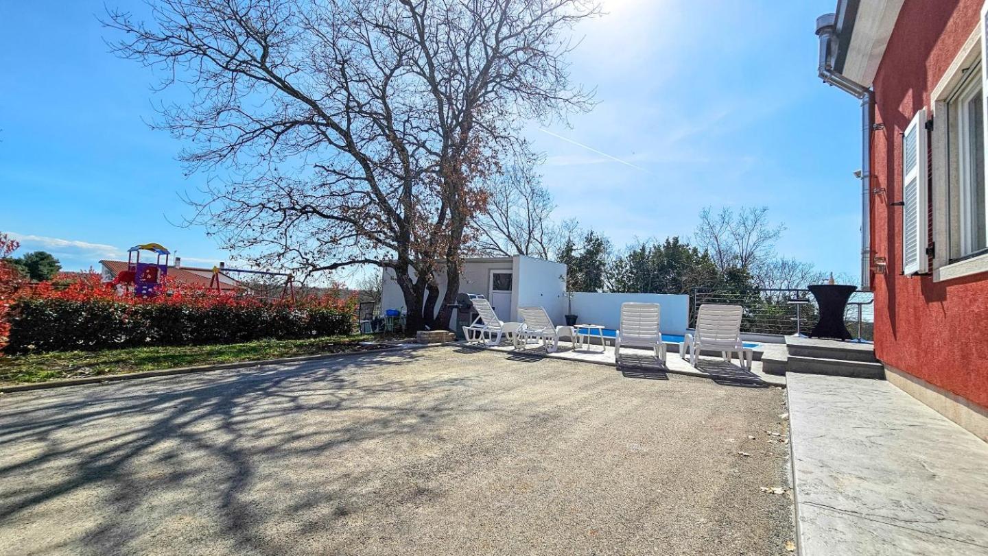 Villa Casa Lutoma Kmeti Esterno foto
