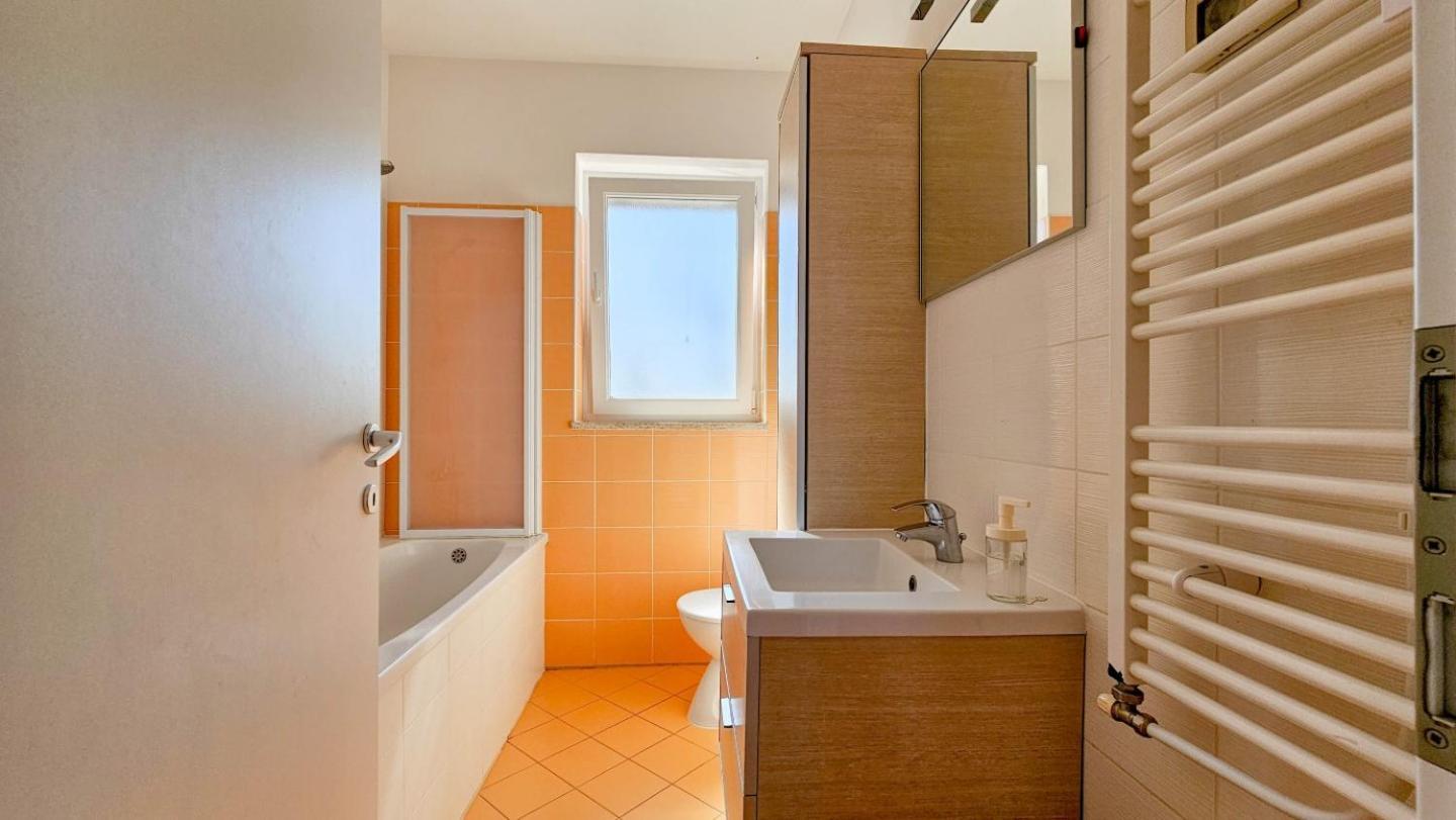 Villa Casa Lutoma Kmeti Esterno foto